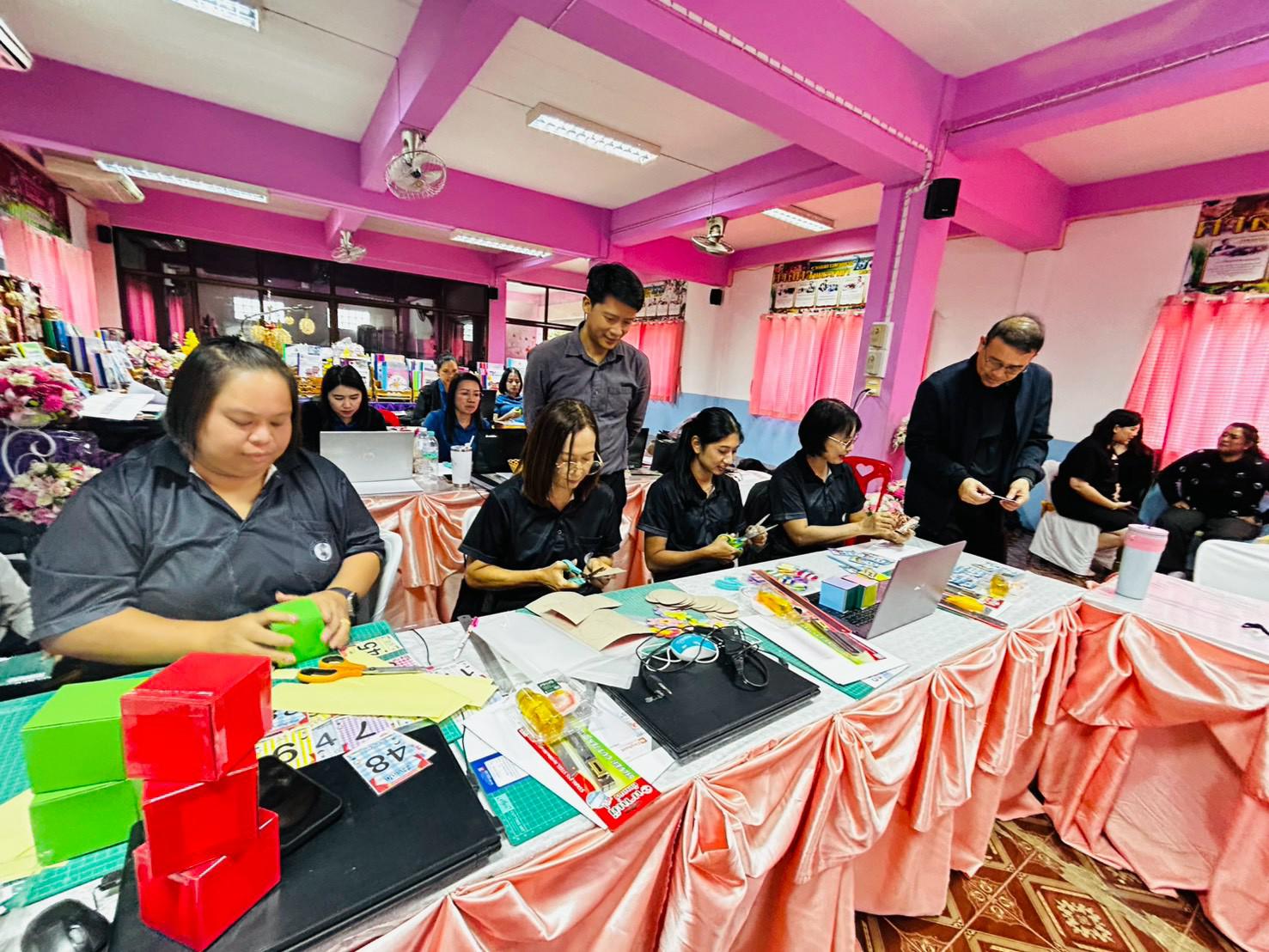 7. โครงการการพัฒนาบอร์ดเกมการเรียนรู้ เพื่อส่งเสริมคุณลักษณะอันพึงประสงค์ของผู้เรียนตามบริบทโรงเรียน ภายใต้โครงการพัฒนาคุณภาพการศึกษาและการพัฒนาท้องถิ่นโดยมีสถาบันอุดมศึกษาเป็นพี่เลี้ยงเครือข่ายเพื่อการพัฒนาอุดมศึกษา
